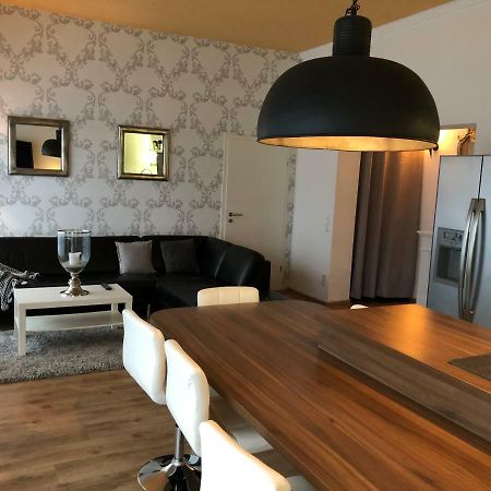 Modernes Und Gemuetliches Appartment Mit Terrasse, Stadtnah ราเวนส์บวร์ก ภายนอก รูปภาพ