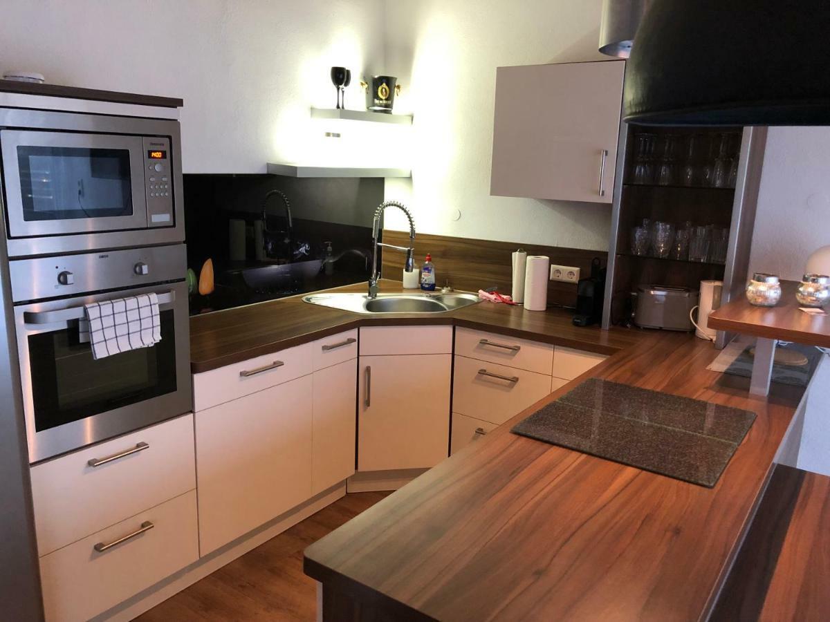 Modernes Und Gemuetliches Appartment Mit Terrasse, Stadtnah ราเวนส์บวร์ก ภายนอก รูปภาพ