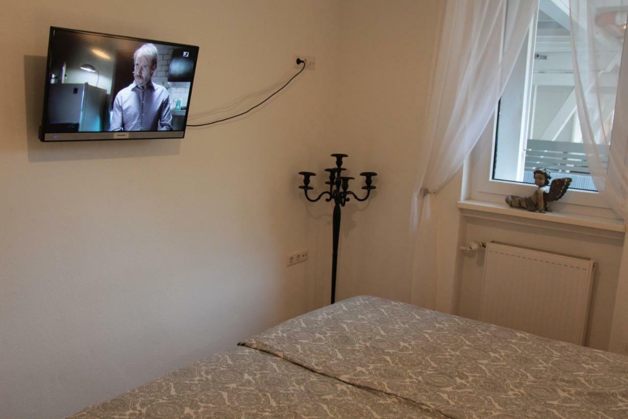 Modernes Und Gemuetliches Appartment Mit Terrasse, Stadtnah ราเวนส์บวร์ก ภายนอก รูปภาพ