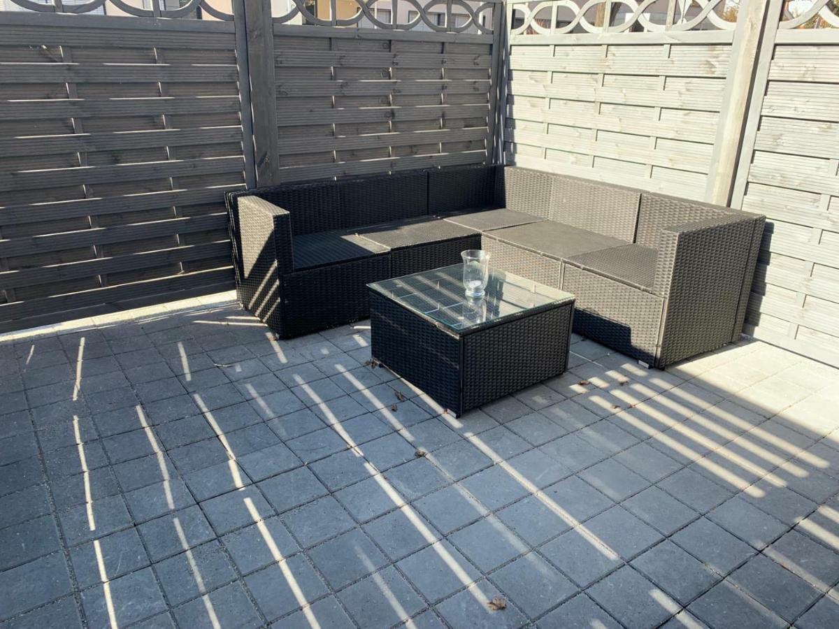 Modernes Und Gemuetliches Appartment Mit Terrasse, Stadtnah ราเวนส์บวร์ก ภายนอก รูปภาพ